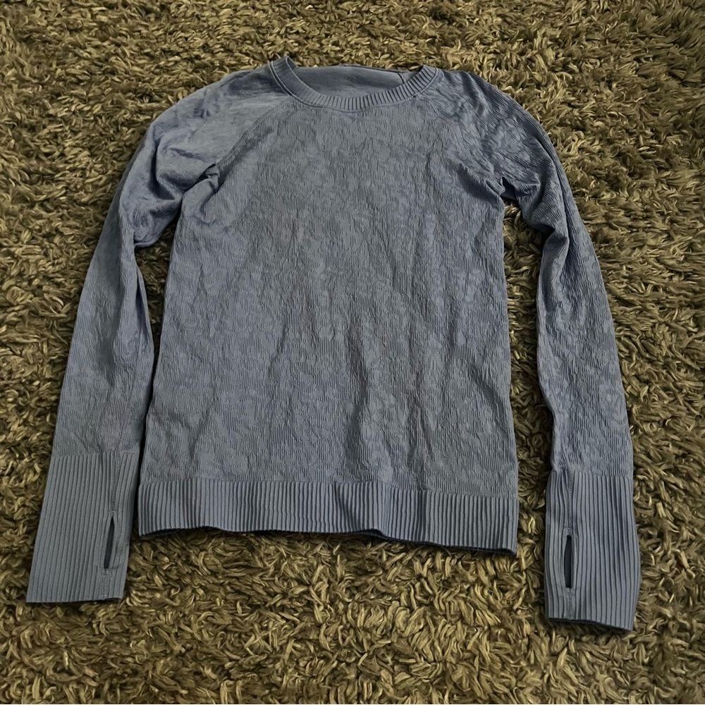 Lululemon blue restless pullover size 6